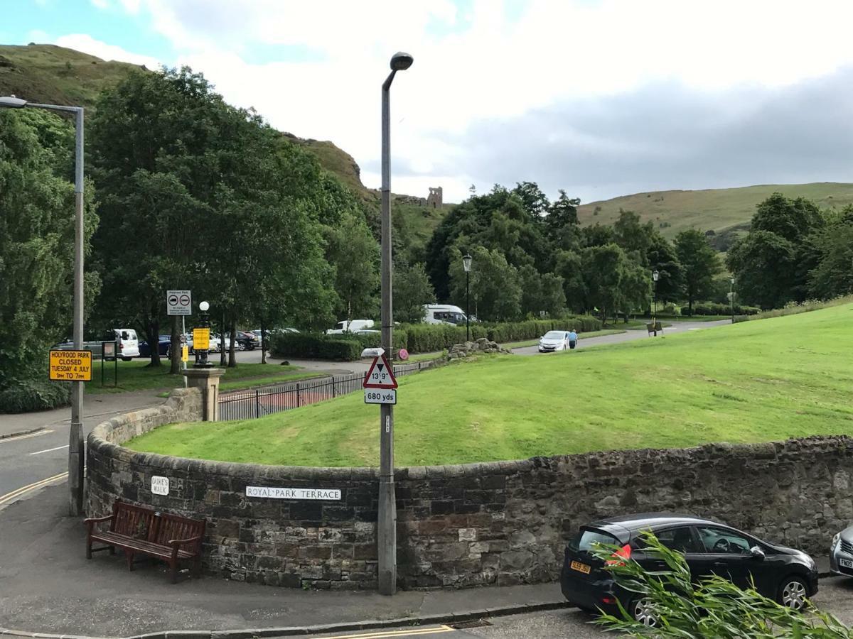 Beautiful Holyrood Park Apartment Edinburgh Exterior photo