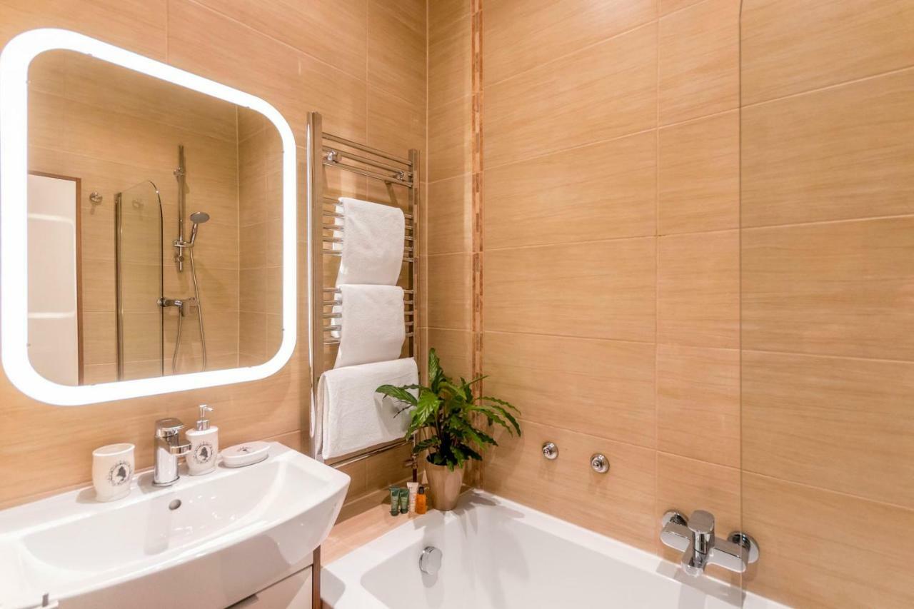 Beautiful Holyrood Park Apartment Edinburgh Exterior photo